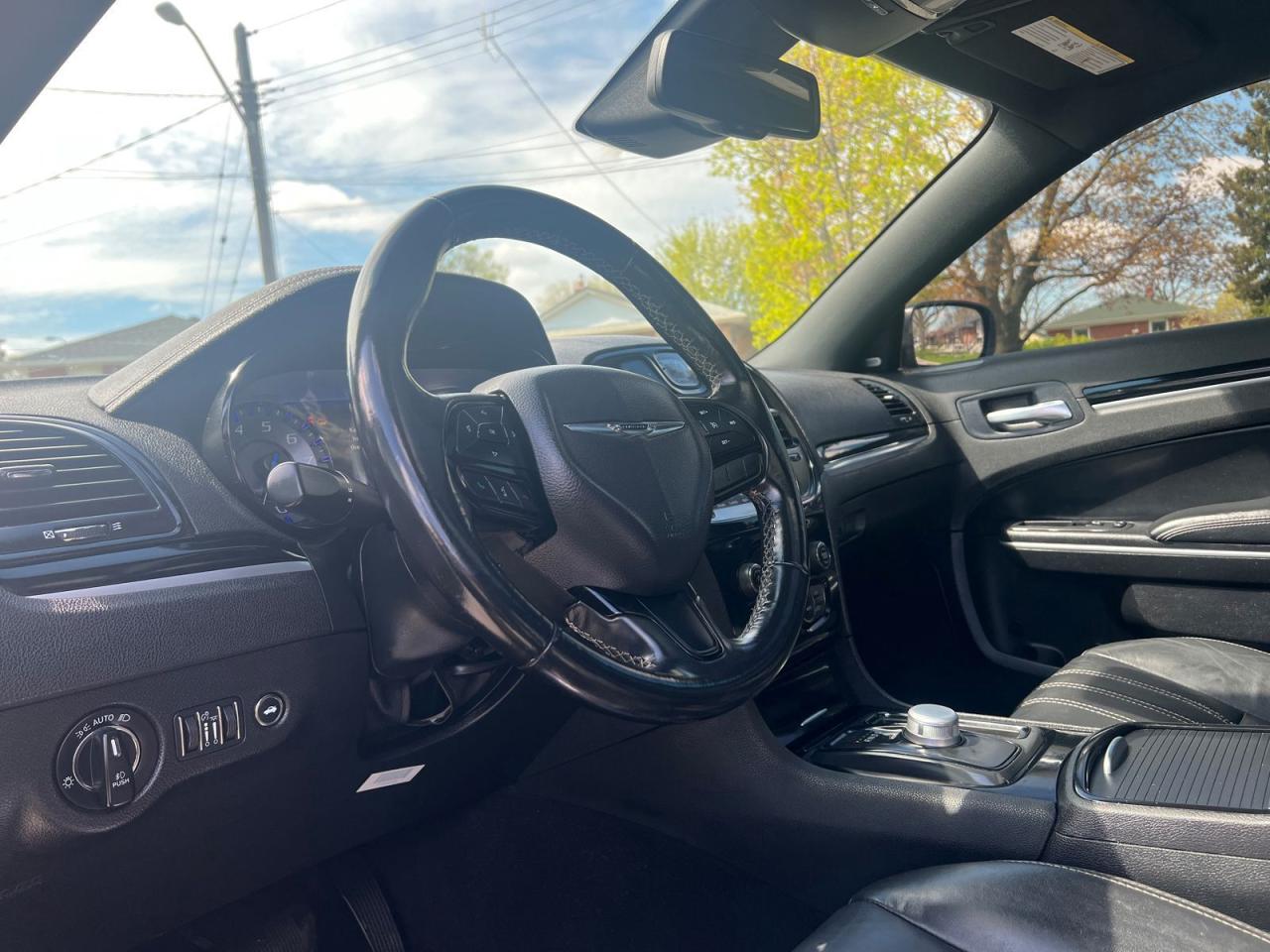 2021 Chrysler 300 S V6 AWD - Photo #9