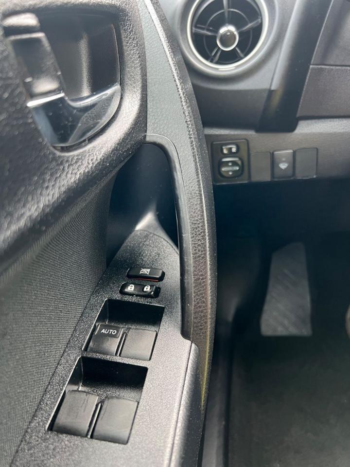 2018 Toyota Corolla LE - Photo #14