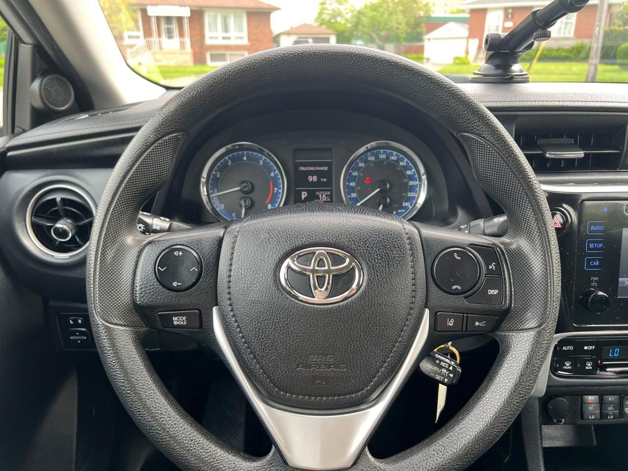 2018 Toyota Corolla LE - Photo #9