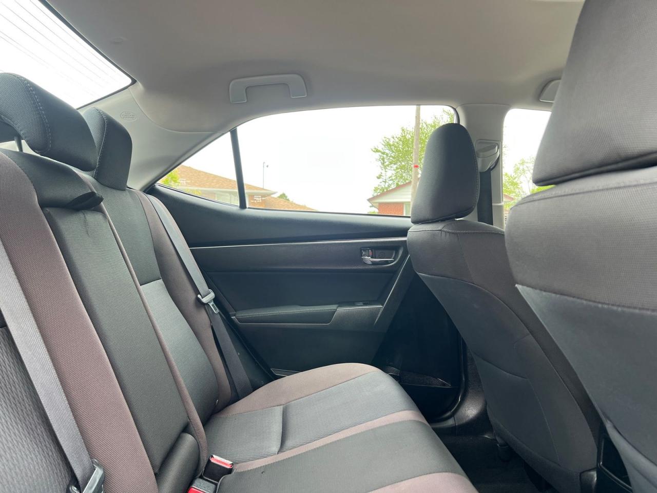2018 Toyota Corolla LE - Photo #18