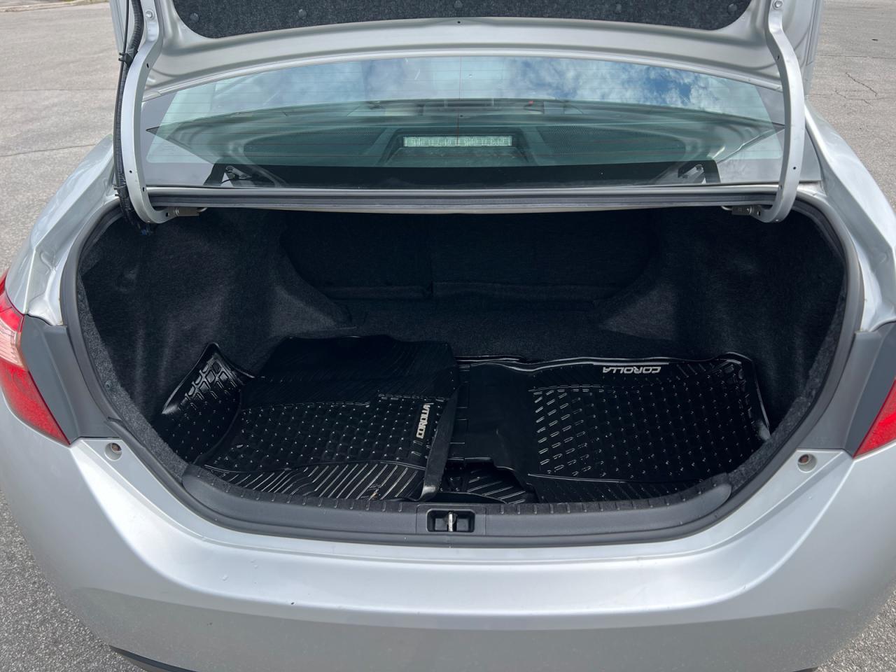 2018 Toyota Corolla LE Photo