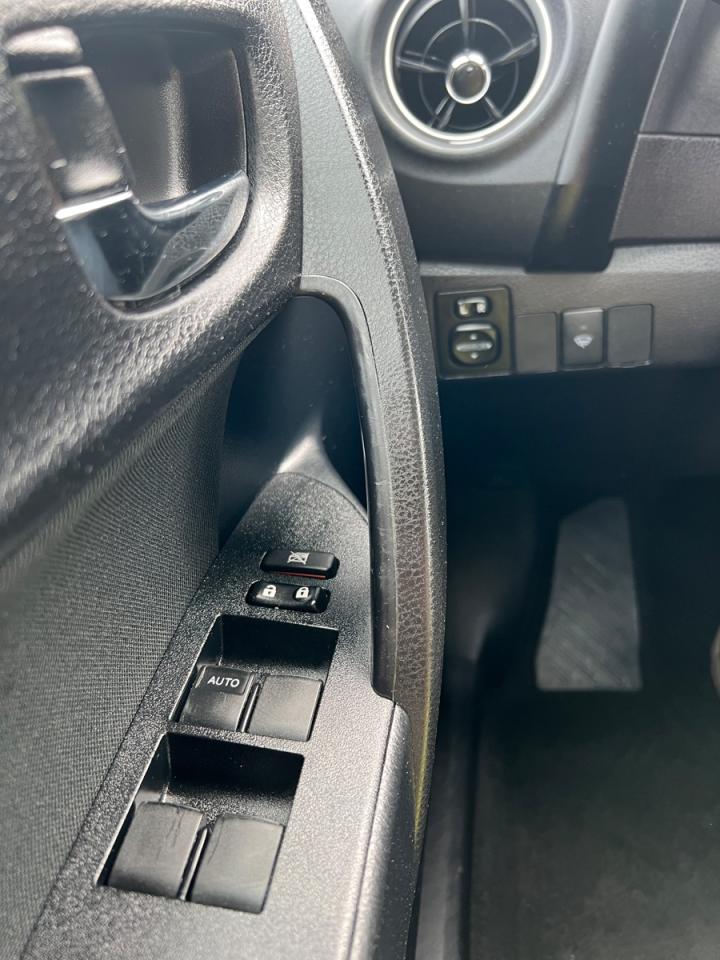 2018 Toyota Corolla LE Photo