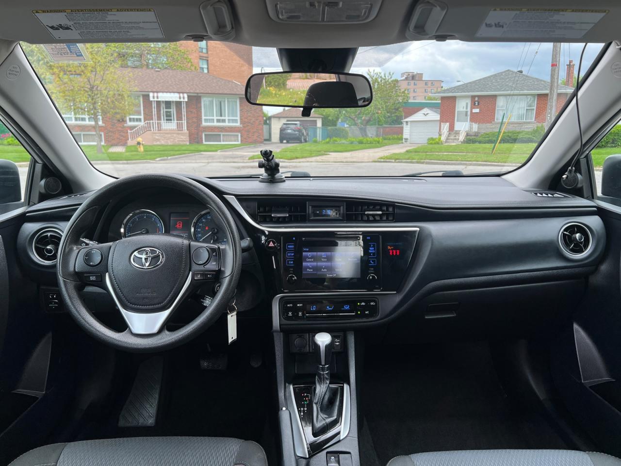 2018 Toyota Corolla LE Photo