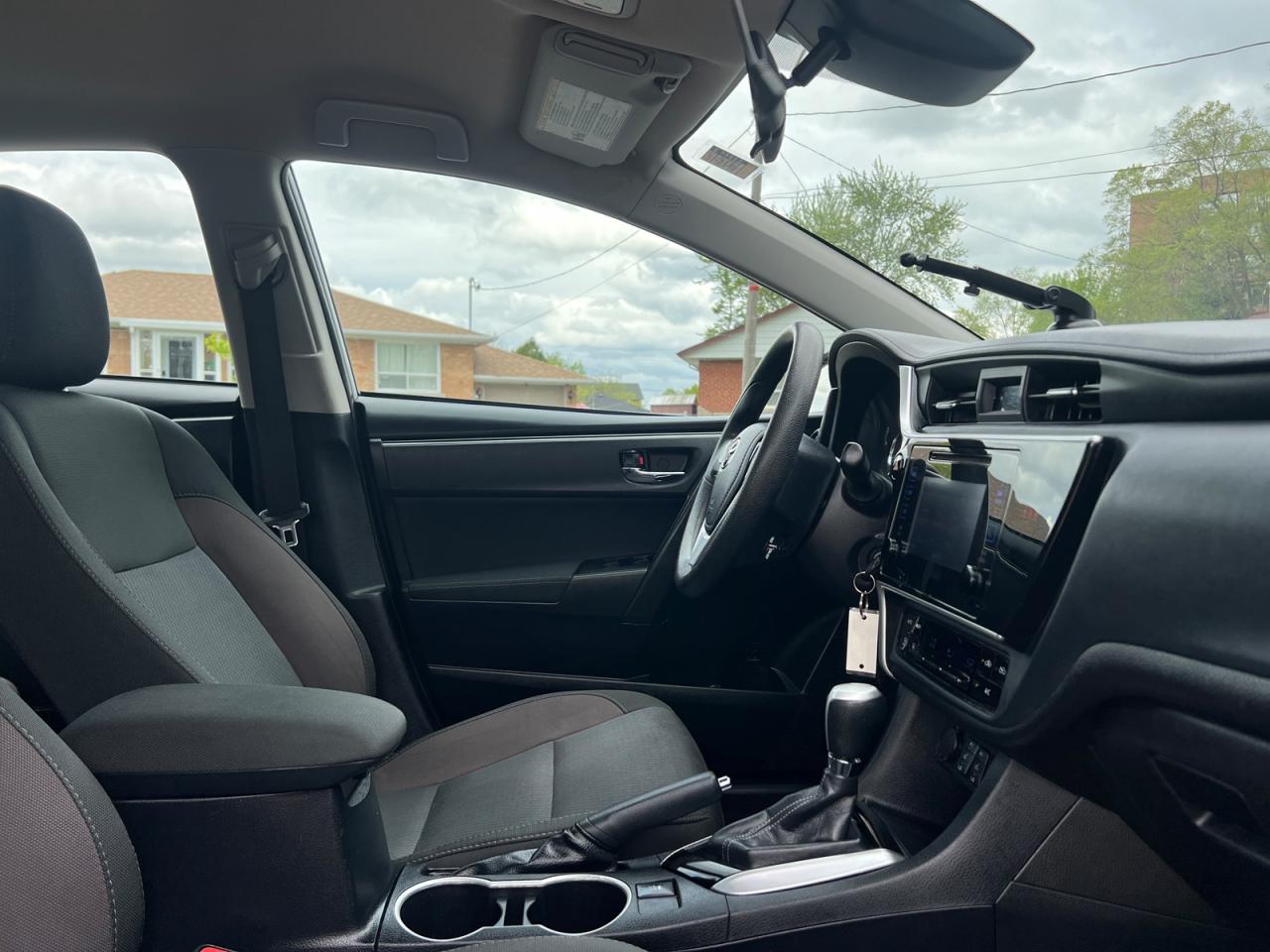 2018 Toyota Corolla LE Photo