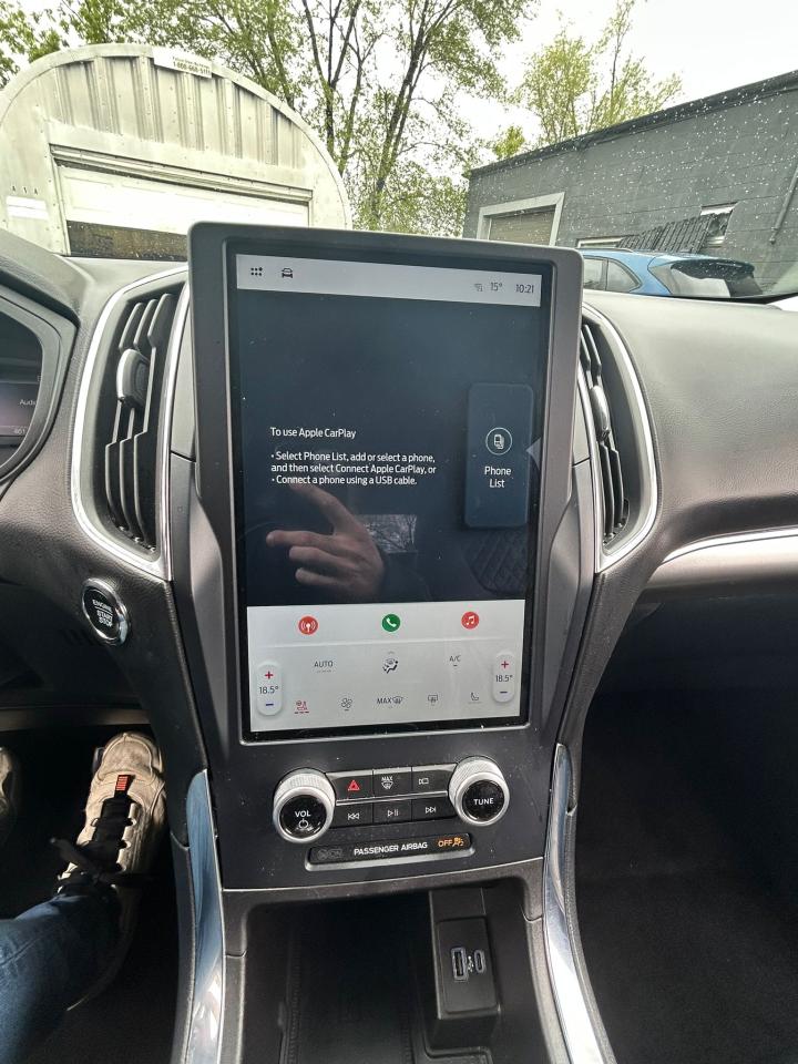 2023 Ford Edge Titanium Photo