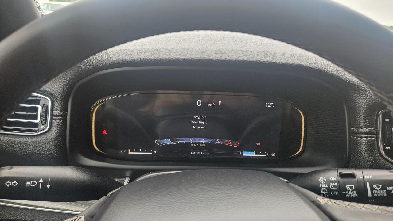 2023 Jeep Wagoneer Series III Photo