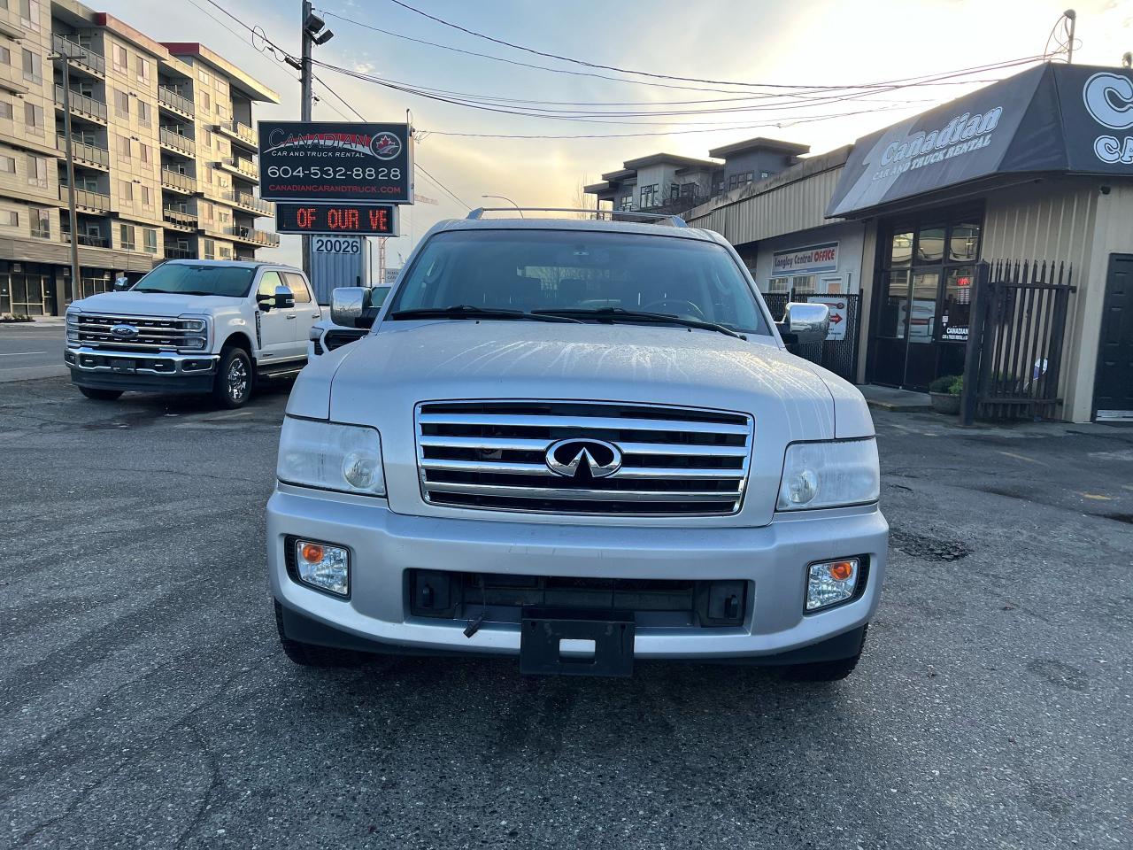 2007 Infiniti QX56 8 Passenger Photo2