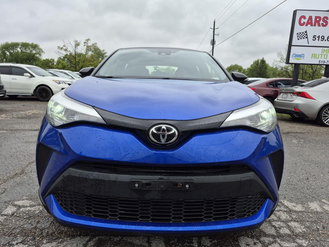 2021 Toyota C-HR XLE Premium Photo8