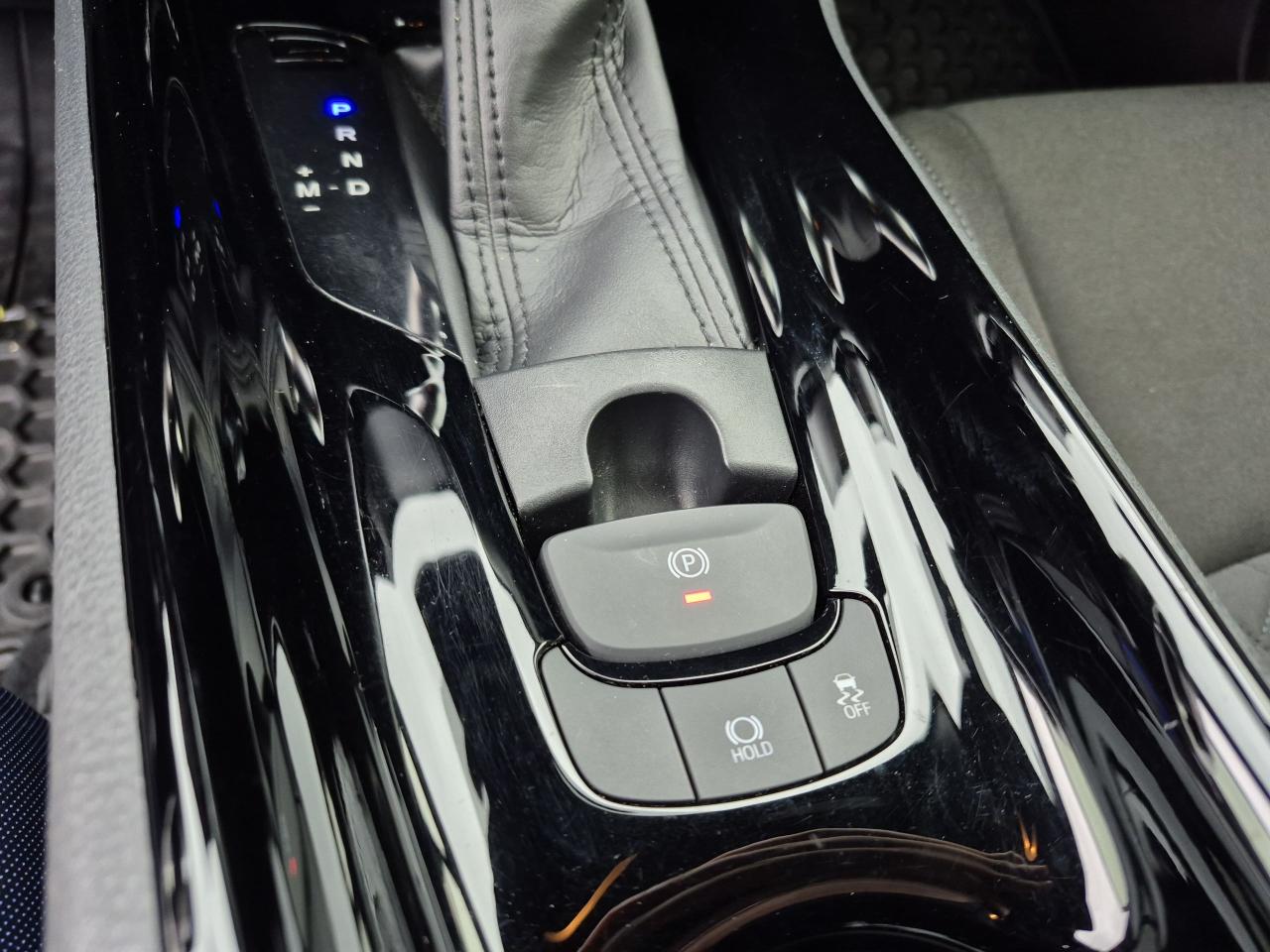 2021 Toyota C-HR XLE Premium Photo15