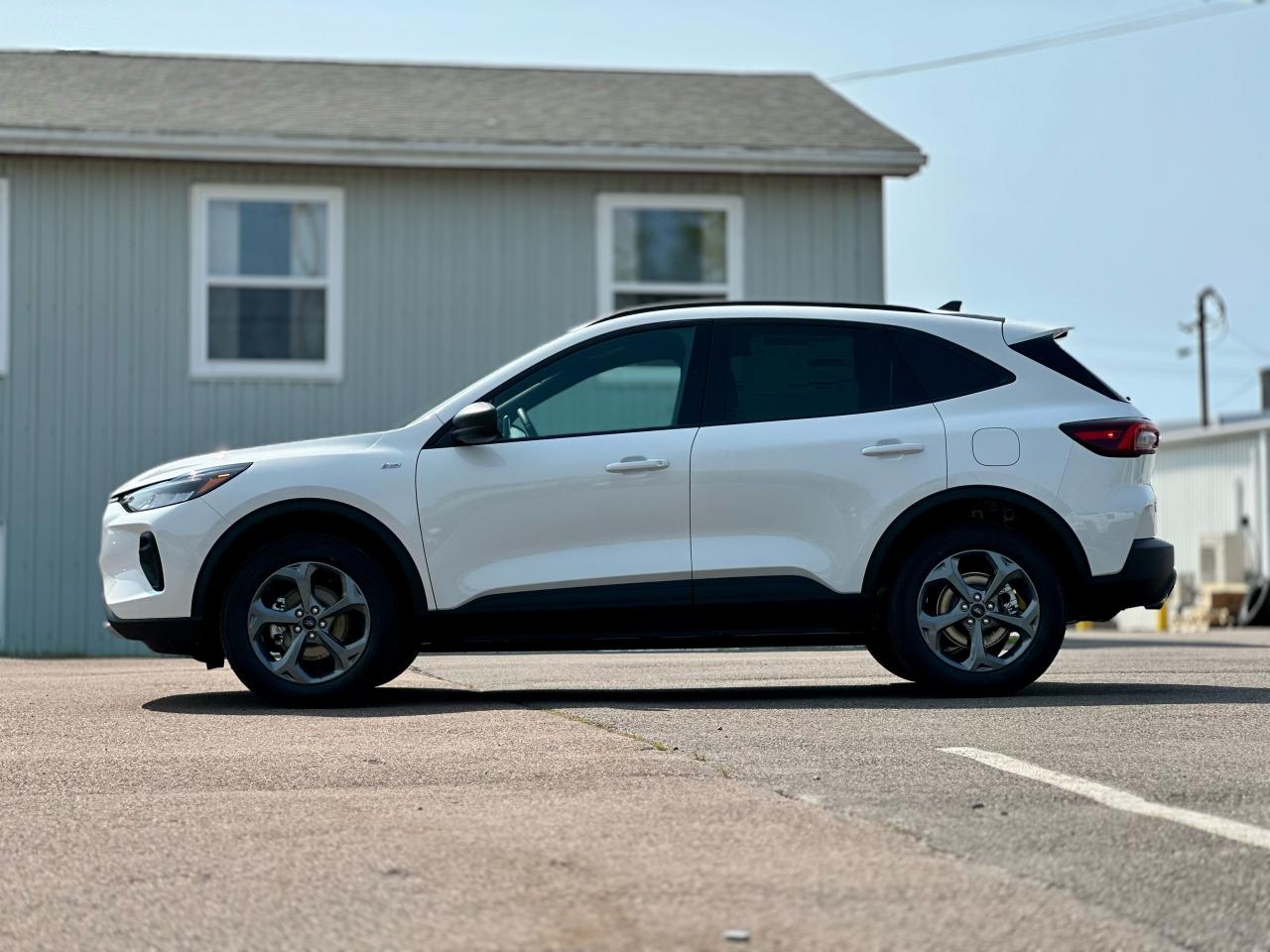 2025 Ford Escape ST-Line AWD Photo3