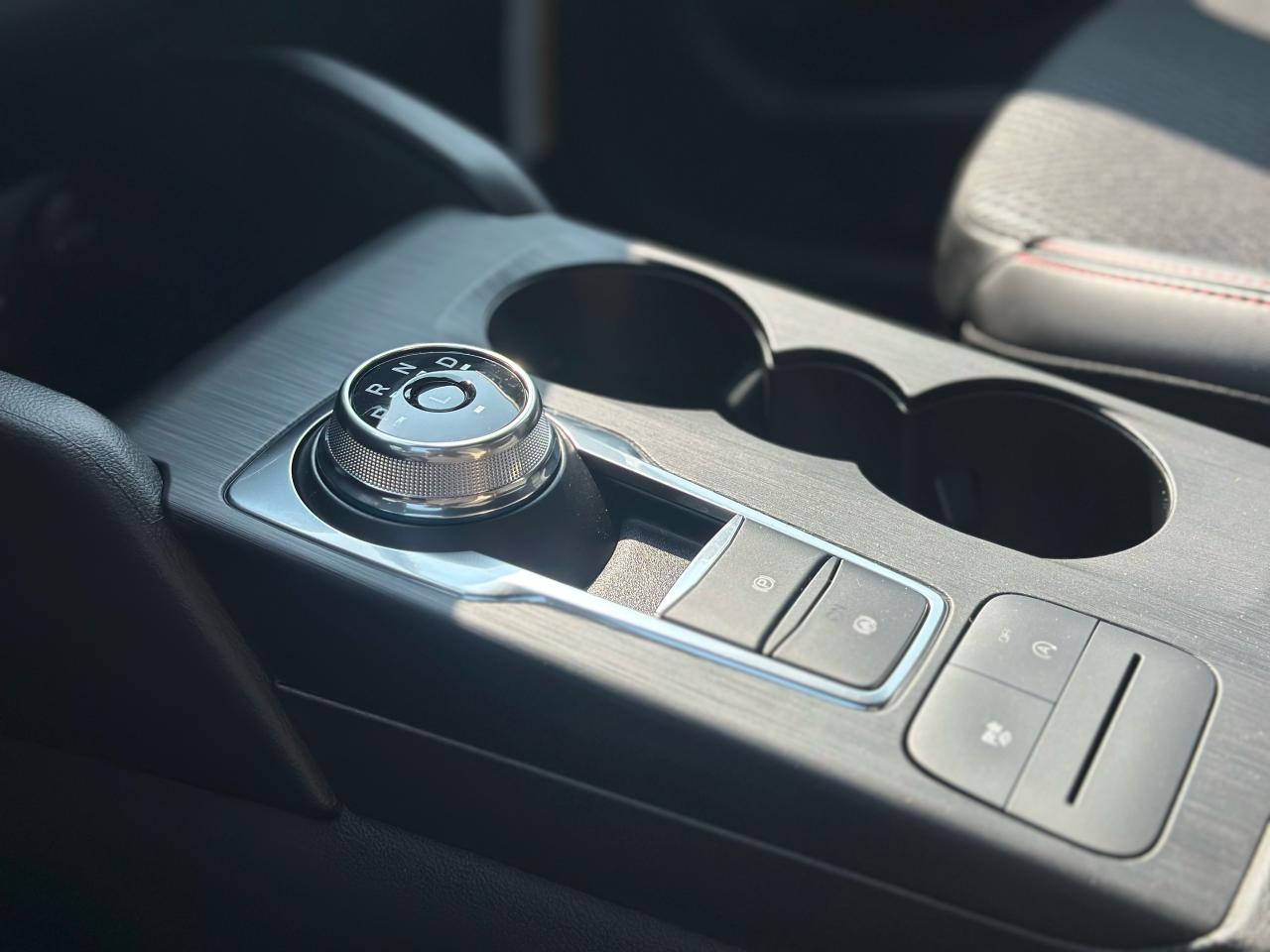2025 Ford Escape ST-Line AWD Photo5