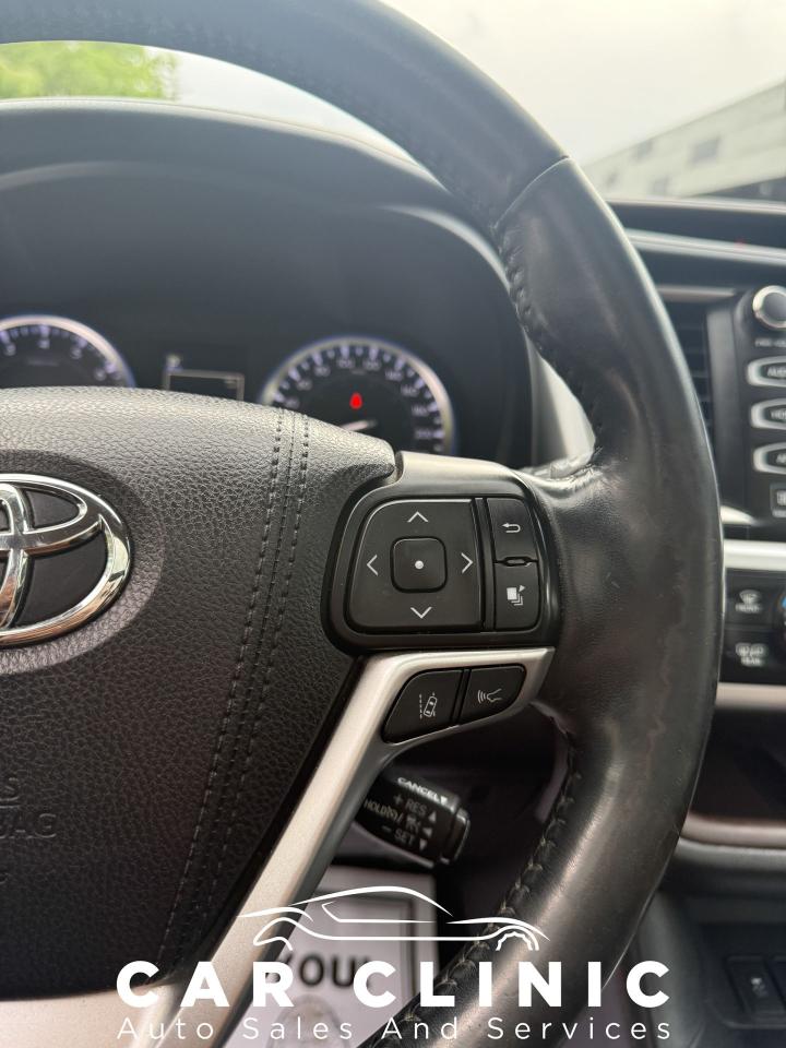 2017 Toyota Highlander LIMITED  - Photo #24