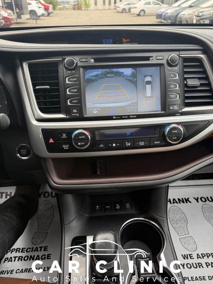 2017 Toyota Highlander LIMITED  - Photo #28