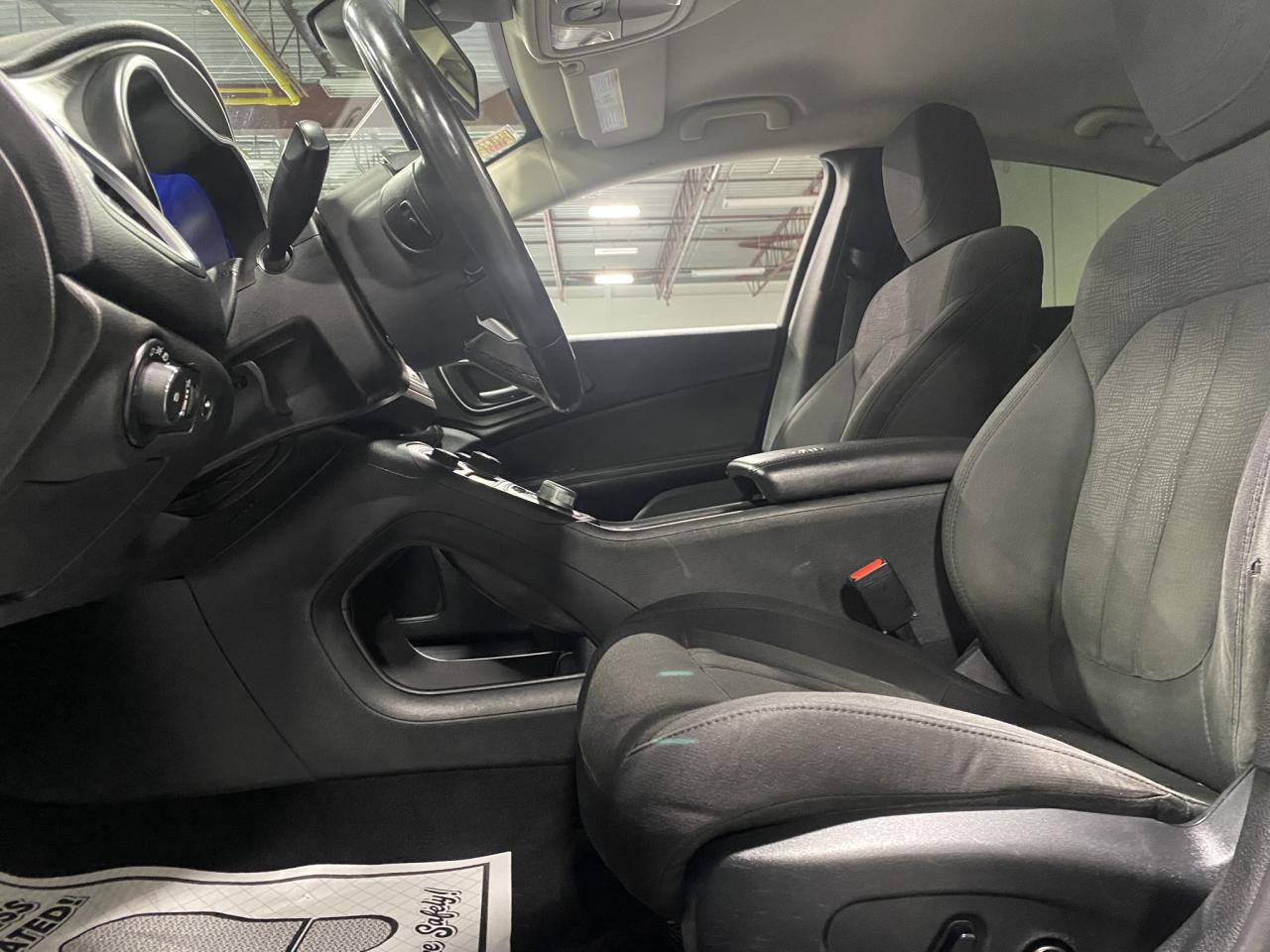 2015 Chrysler 200 Limited - Photo #13