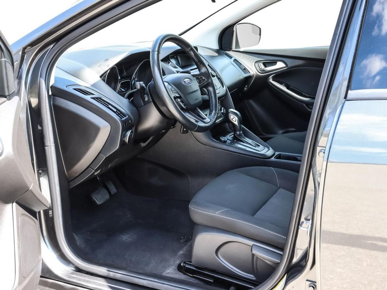 2016 Ford Focus SE - Photo #14