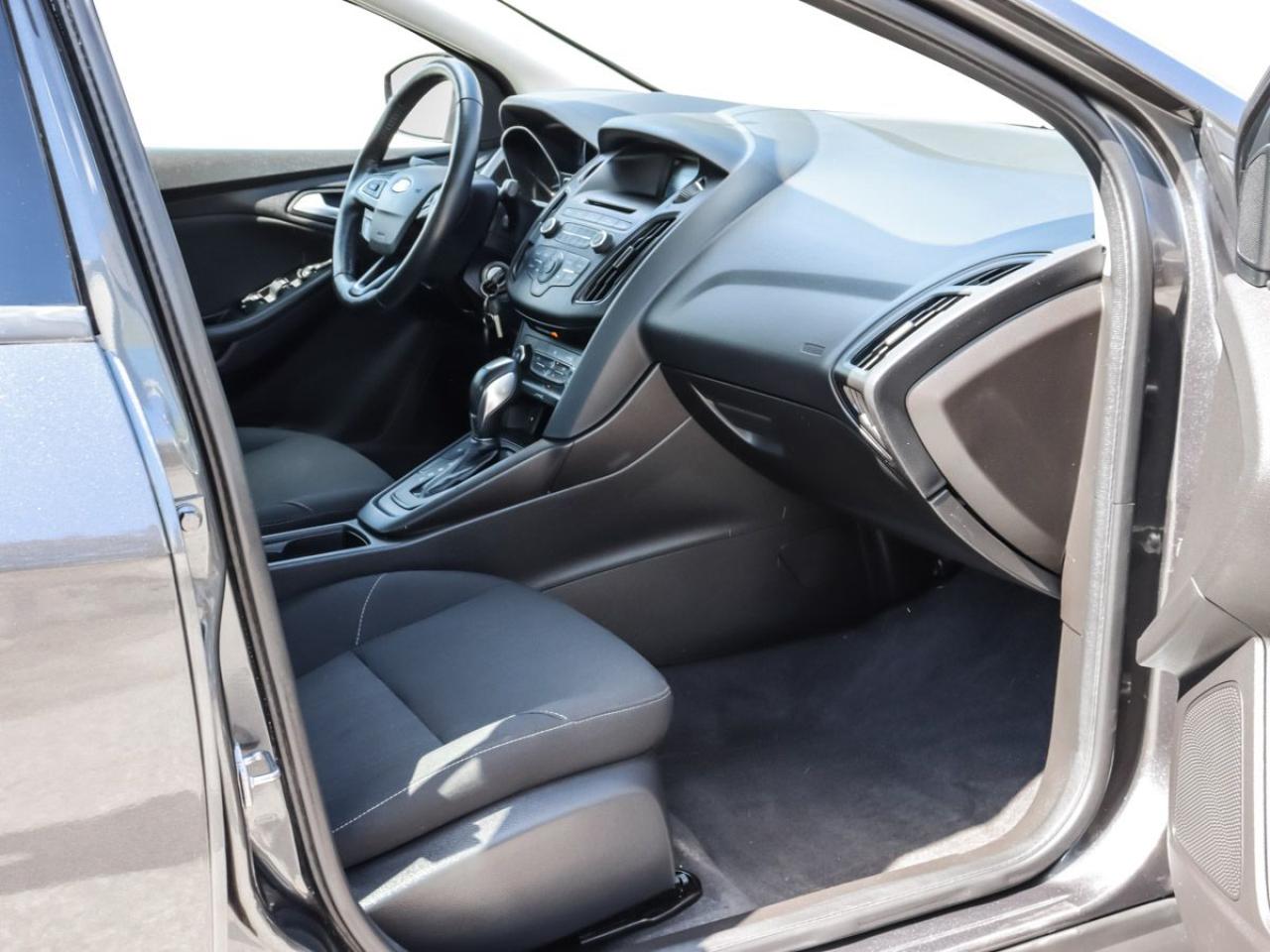 2016 Ford Focus SE - Photo #15