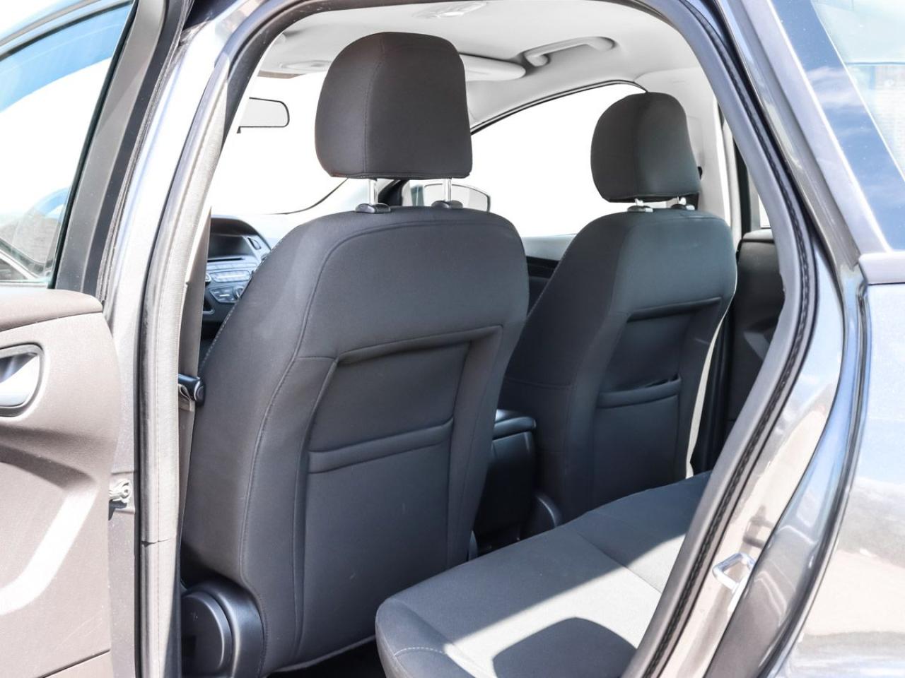 2016 Ford Focus SE - Photo #16