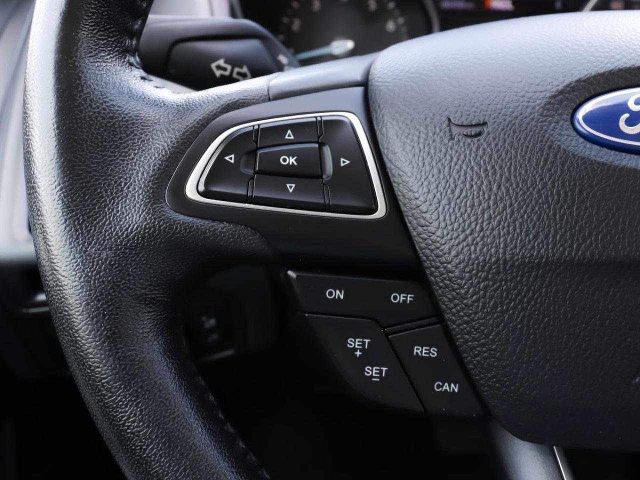 2016 Ford Focus SE - Photo #20