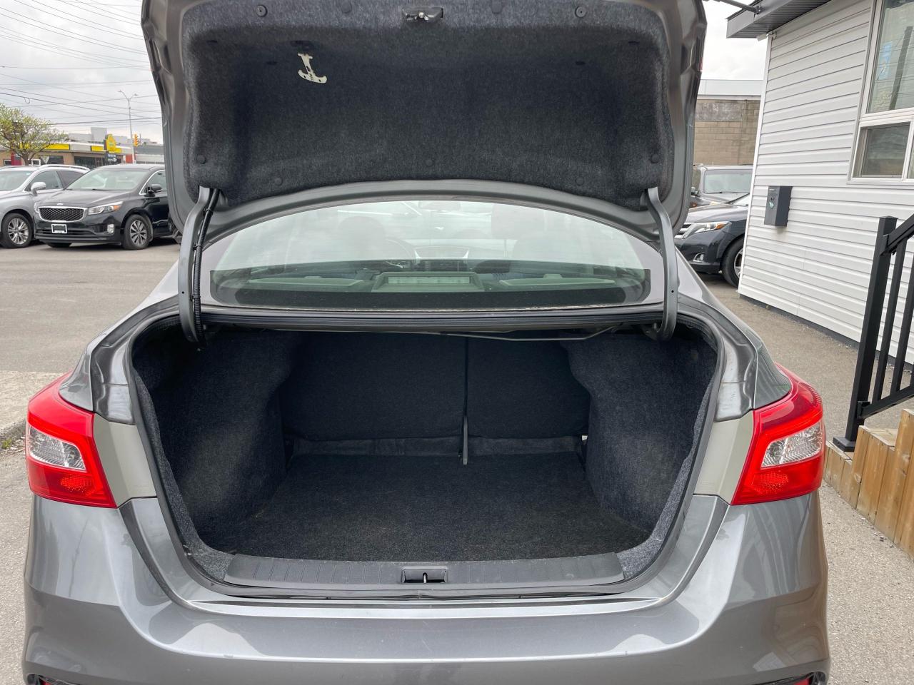 2019 Nissan Sentra SV - Photo #7