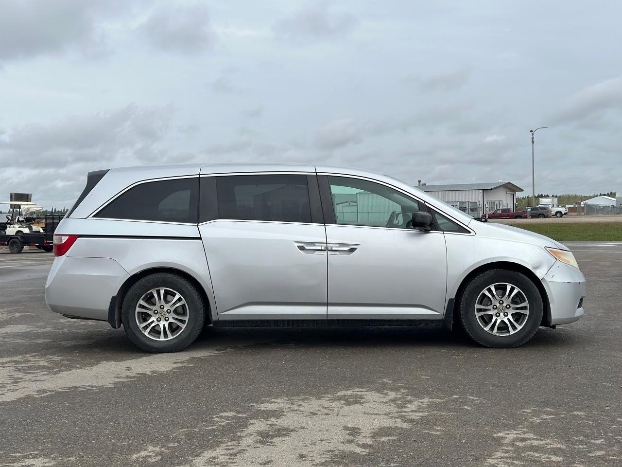2011 Honda Odyssey EX Photo3
