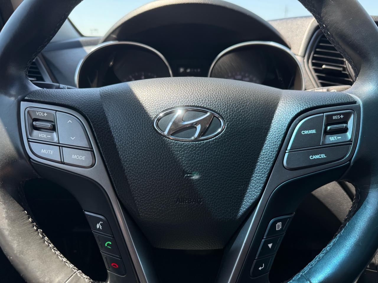 2017 Hyundai Santa Fe Sport SE | Backup Camera | Sunroof | Heated Seats - Photo #17