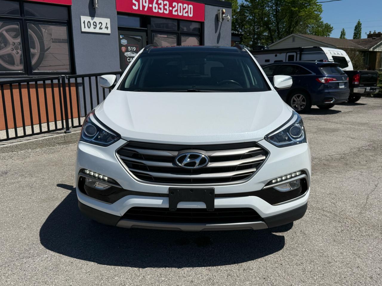 2017 Hyundai Santa Fe Sport SE | Backup Camera | Sunroof | Heated Seats - Photo #8