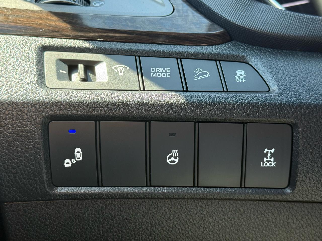 2017 Hyundai Santa Fe Sport SE | Backup Camera | Sunroof | Heated Seats - Photo #15
