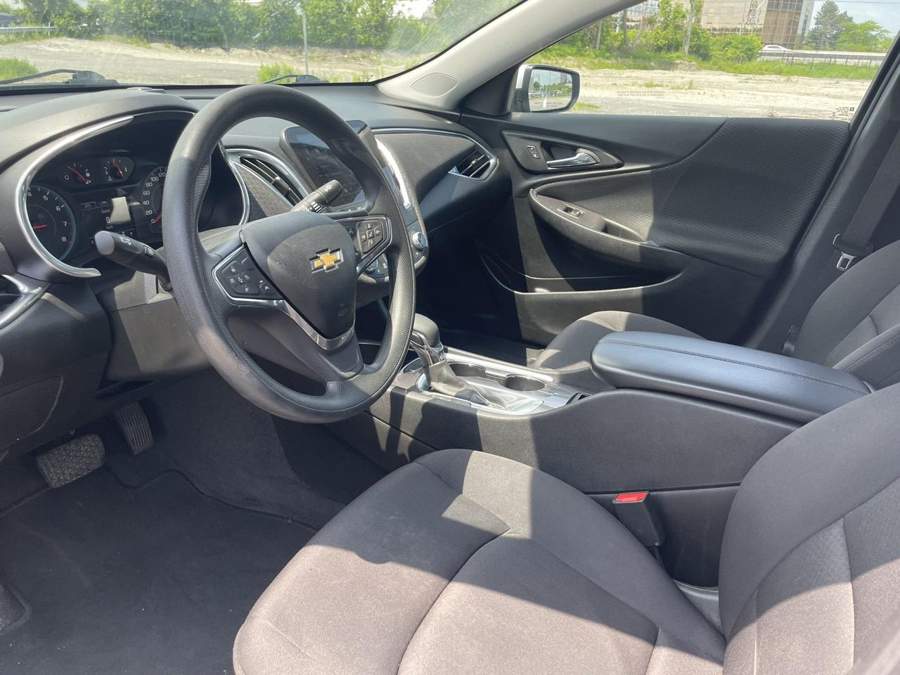 2021 Chevrolet Malibu LT - Photo #12