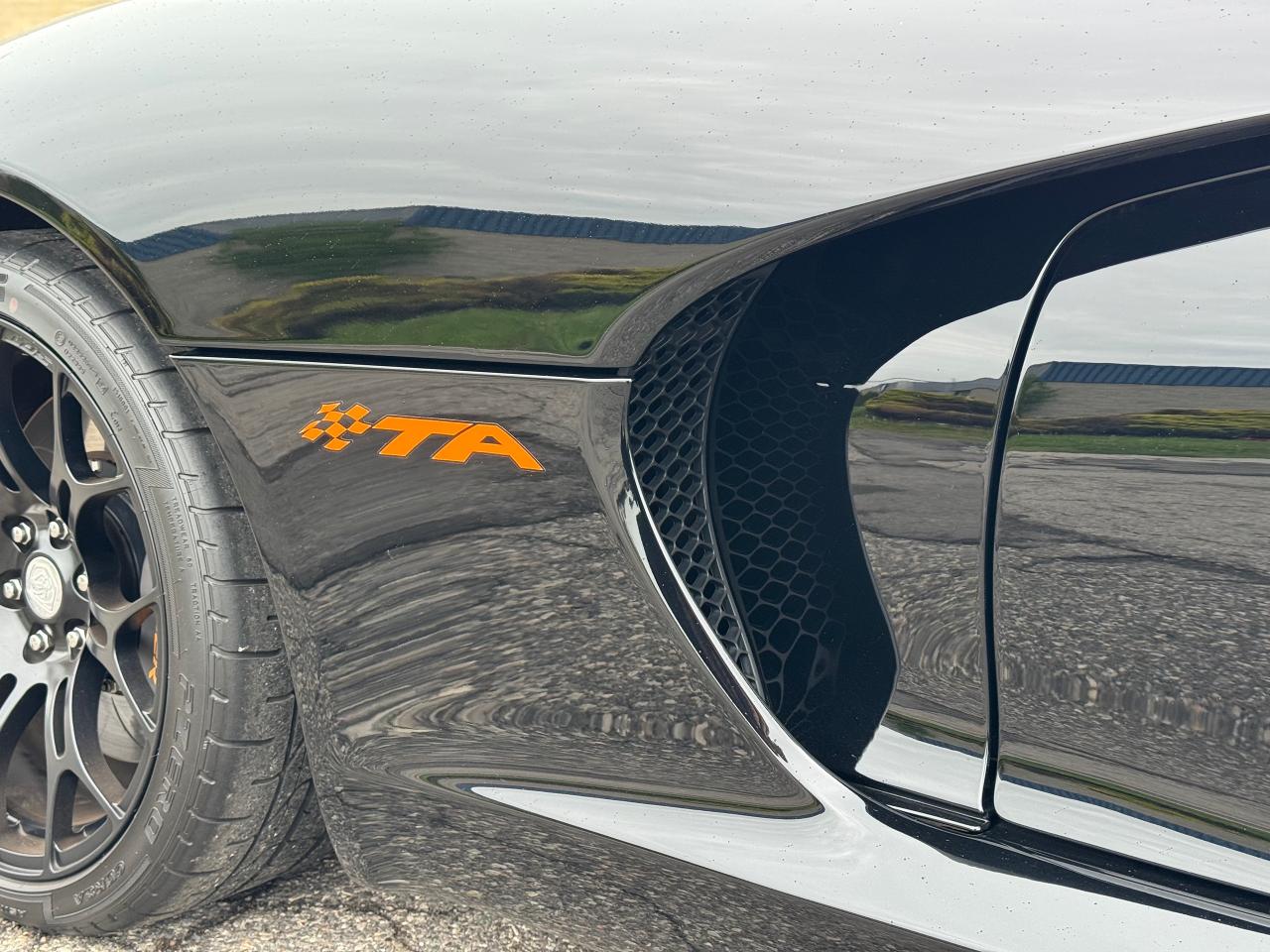 2014 Dodge Viper **LIKE NEW CONDITION**SUPER LOW KM'S** - Photo #13