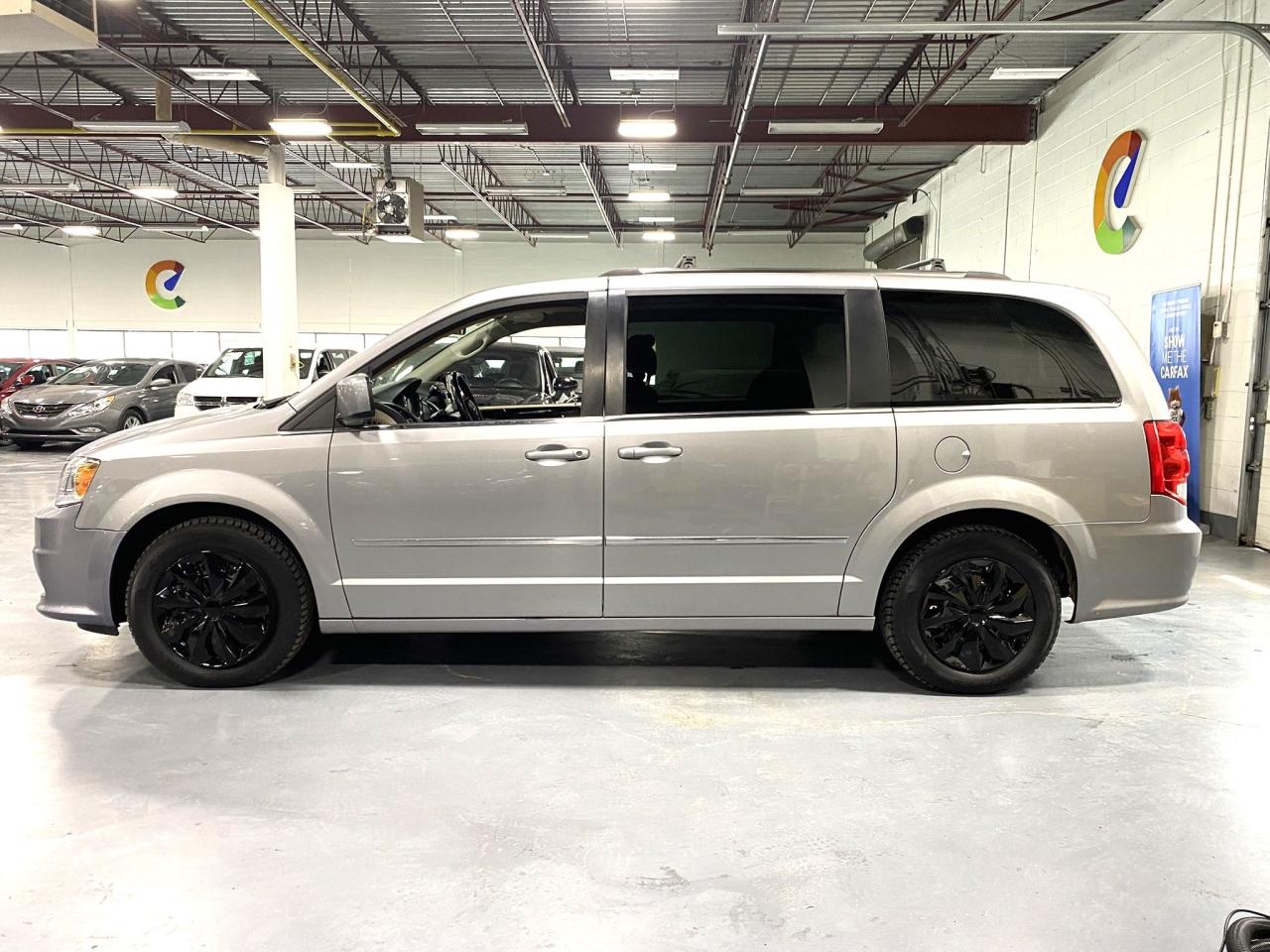 2017 Dodge Grand Caravan Crew - Photo #2