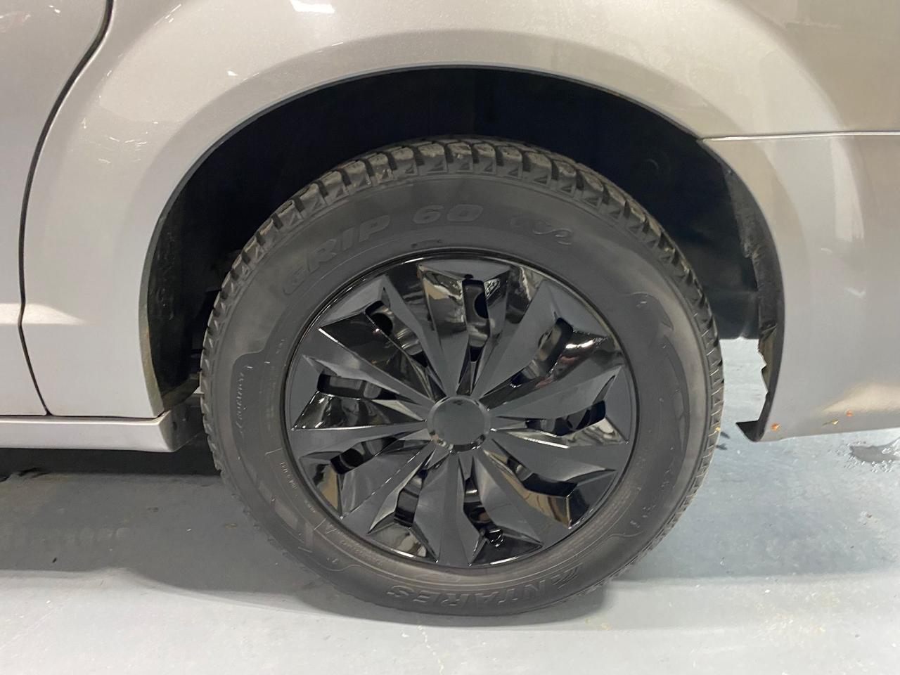 2017 Dodge Grand Caravan Crew - Photo #10