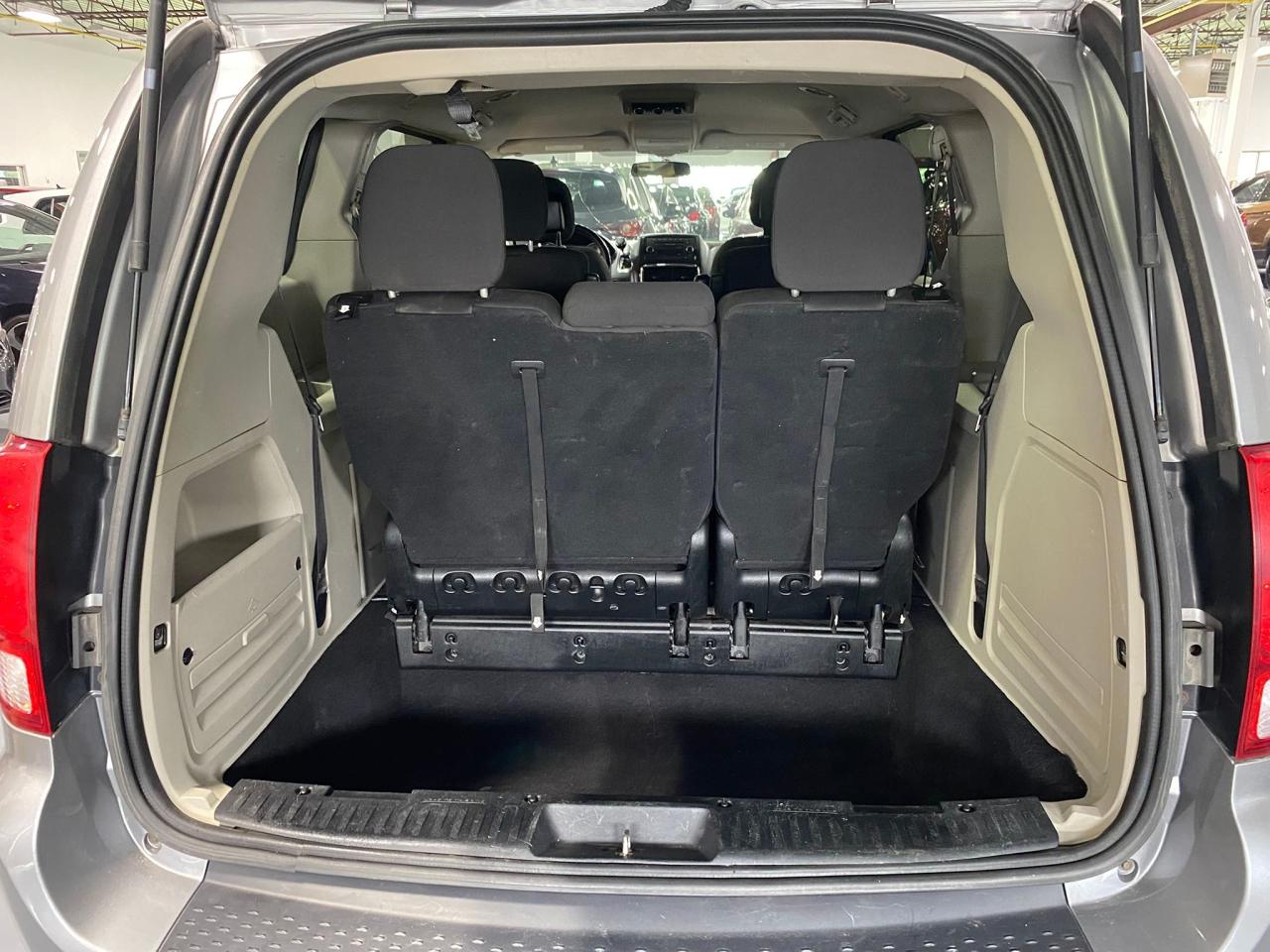 2017 Dodge Grand Caravan Crew - Photo #14