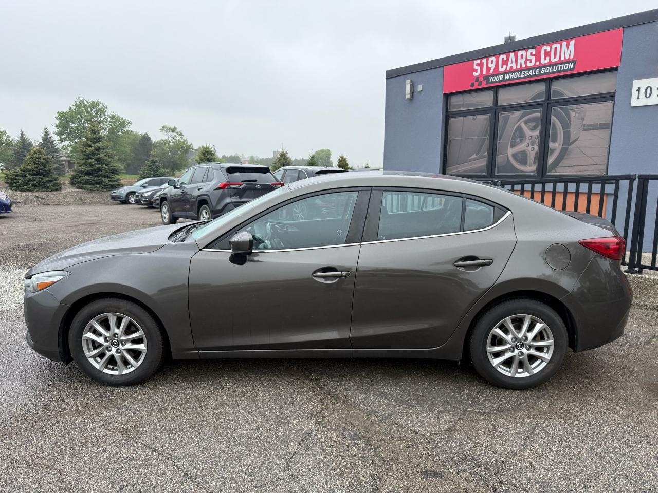 2017 Mazda MAZDA3 GS | Backup Camera | Heated Seats | Bluetooth - Photo #2