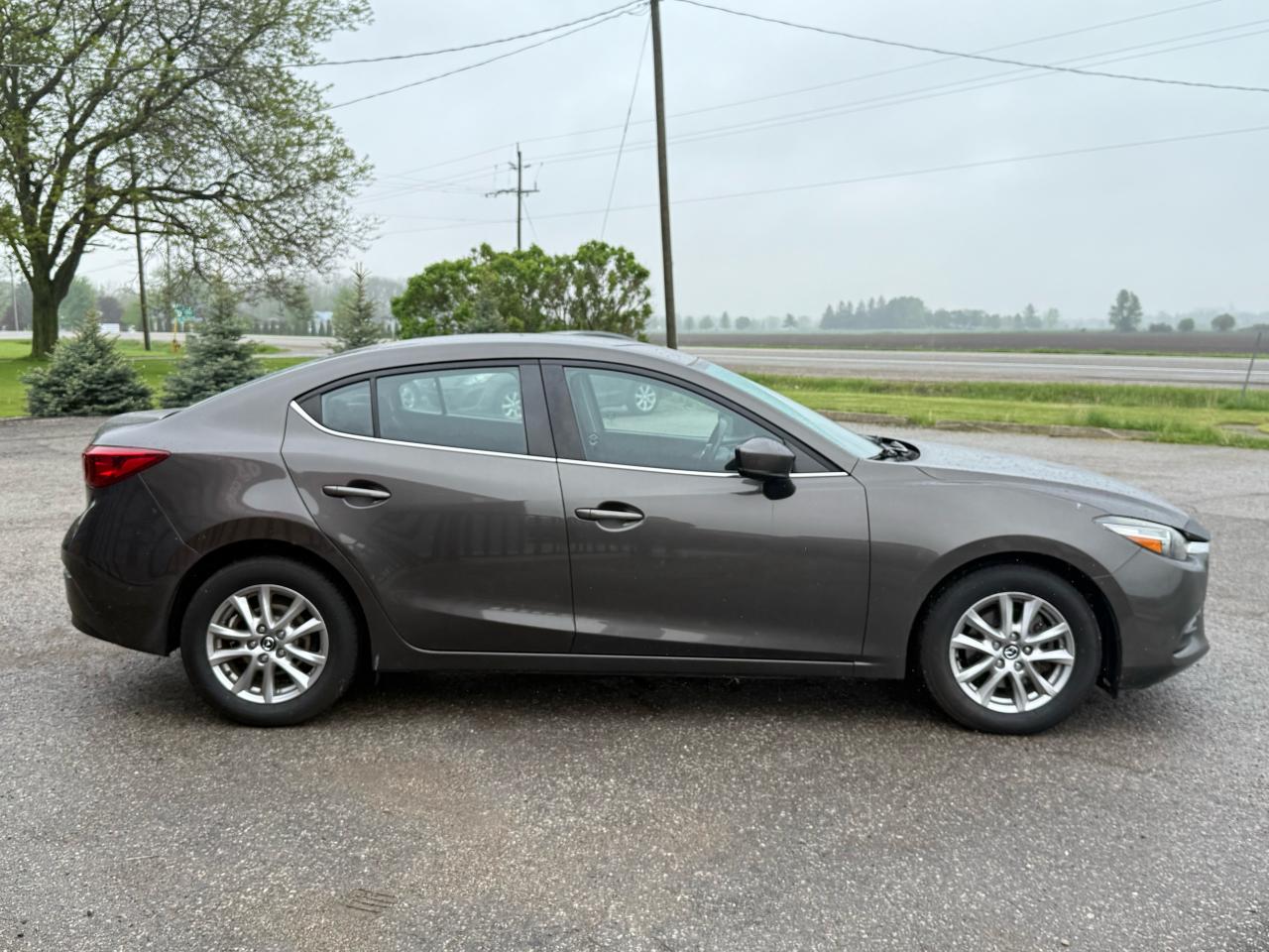 2017 Mazda MAZDA3 GS | Backup Camera | Heated Seats | Bluetooth - Photo #6
