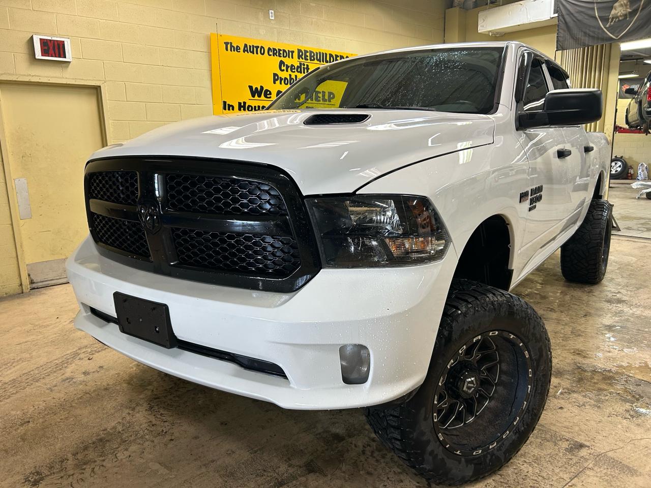 Used 2019 RAM 1500 Classic EXPRESS for sale in Windsor, ON