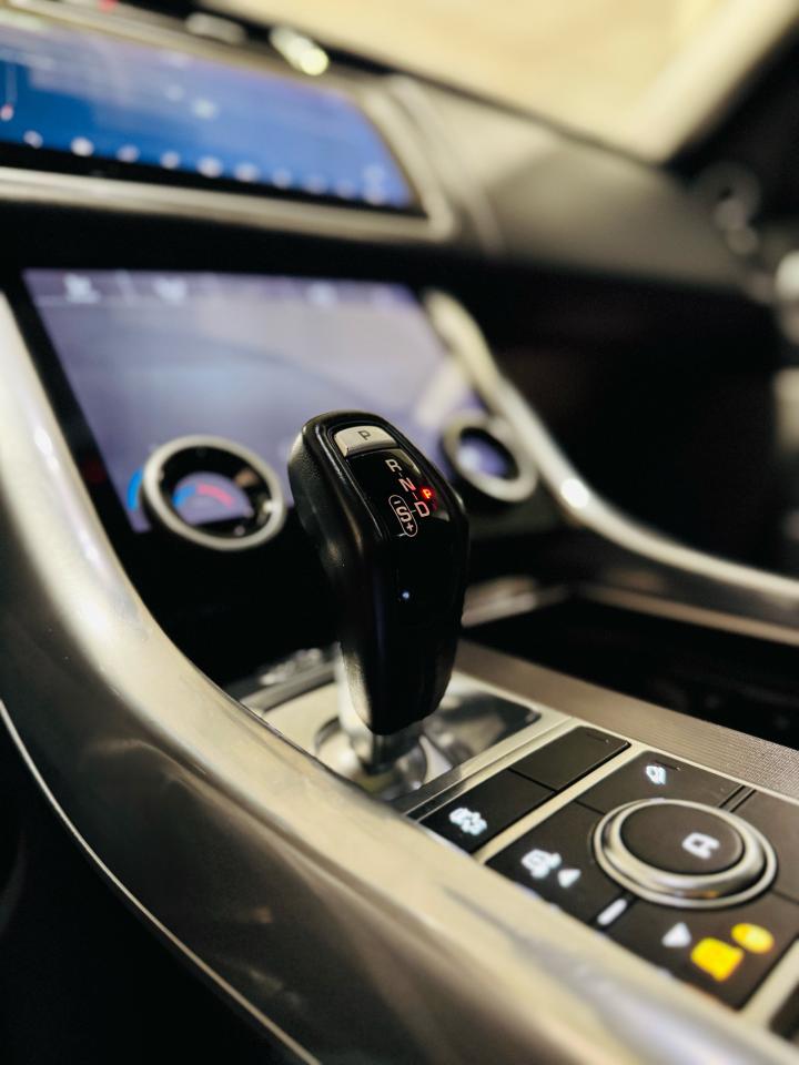 2018 Land Rover Range Rover Sport HSE - Photo #16