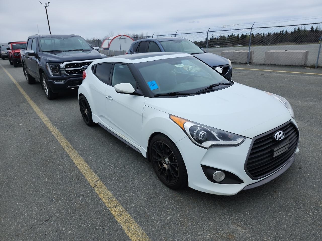 2016 Hyundai Veloster Turbo - Photo #3