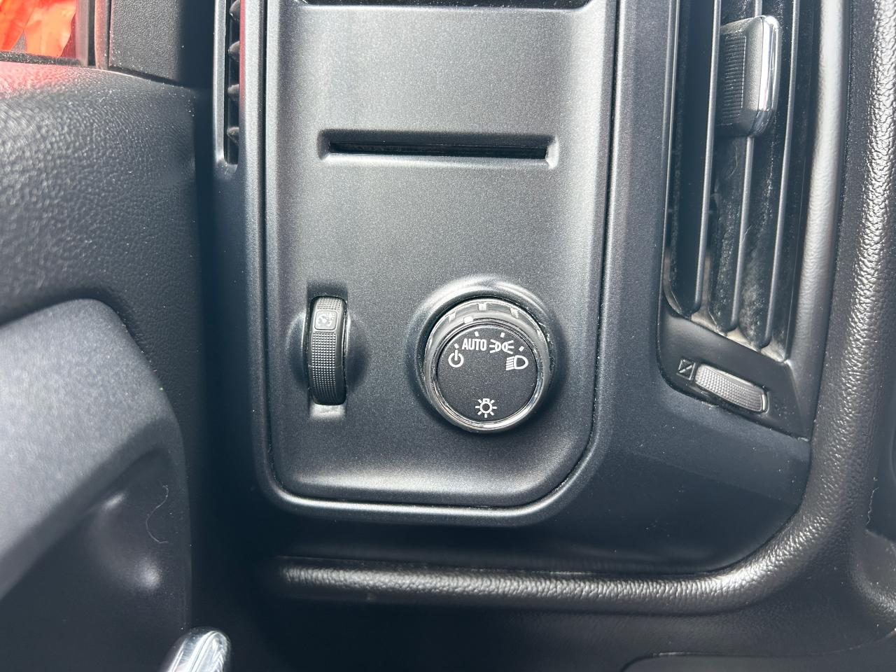 2014 Chevrolet Silverado 1500 4WD Reg Cab Standard Box - Photo #8