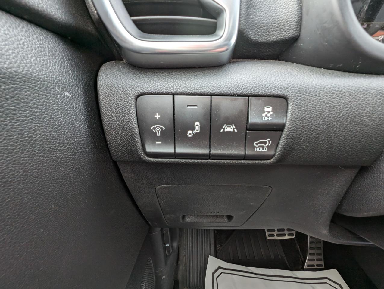 2017 Kia Sportage SX Turbo | Cooled Seats | Android Auto | MB - Photo #13