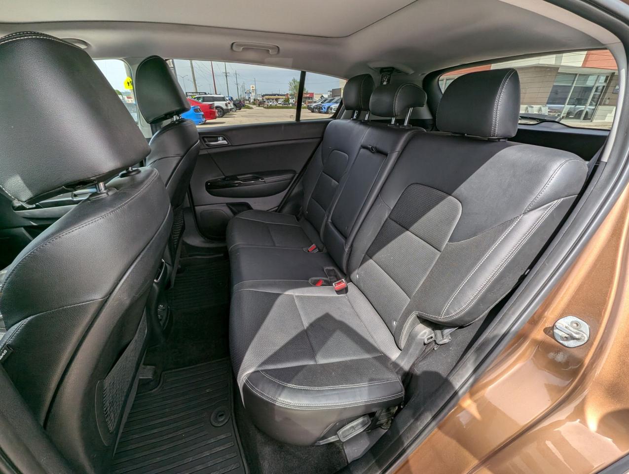 2017 Kia Sportage SX Turbo | Cooled Seats | Android Auto | MB - Photo #16