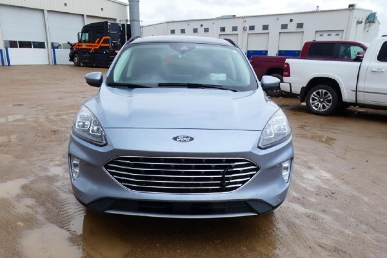 2022 Ford Escape Titanium Plug-In Hybrid w/Htd L, pano S/R, NAV,BUC - Photo #3