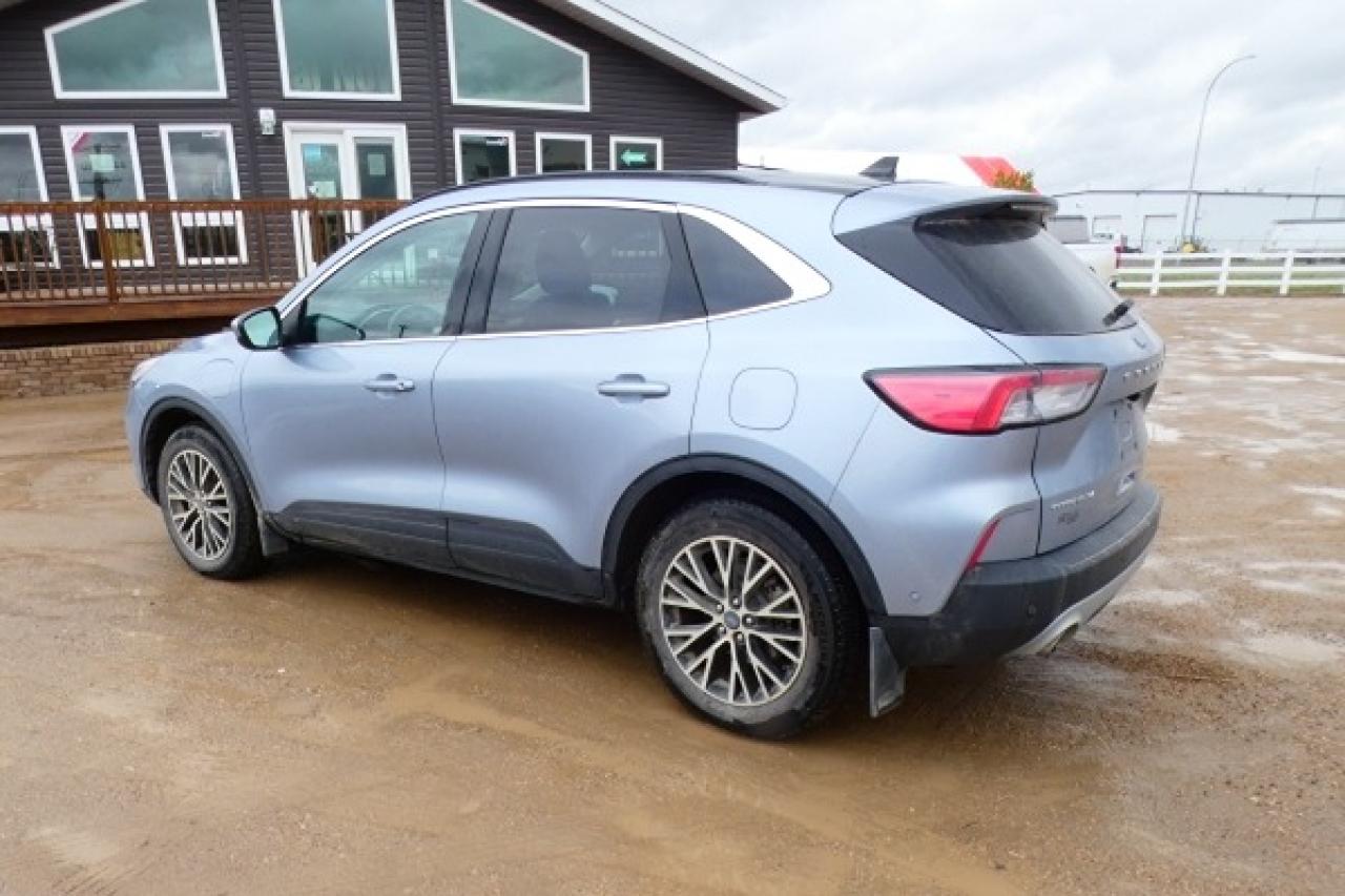 2022 Ford Escape Titanium Plug-In Hybrid w/Htd L, pano S/R, NAV,BUC - Photo #8