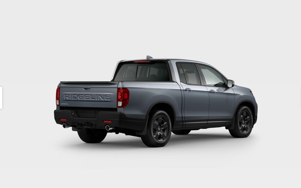 2025 Honda Ridgeline Black Edition Photo2