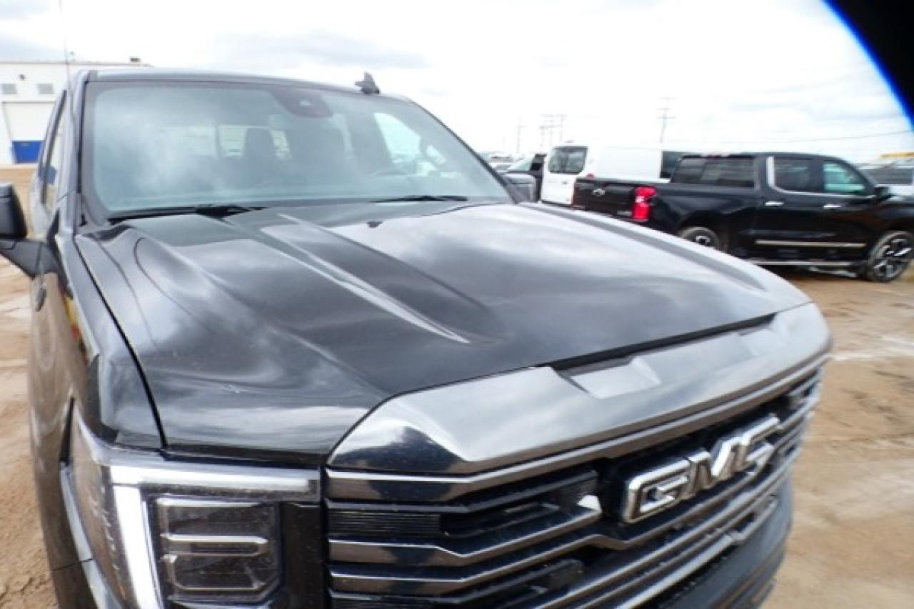 2023 GMC Sierra 1500 AT4 6.2L V8 w/H&C L, S/R, NAV rdy, BUC - Photo #32