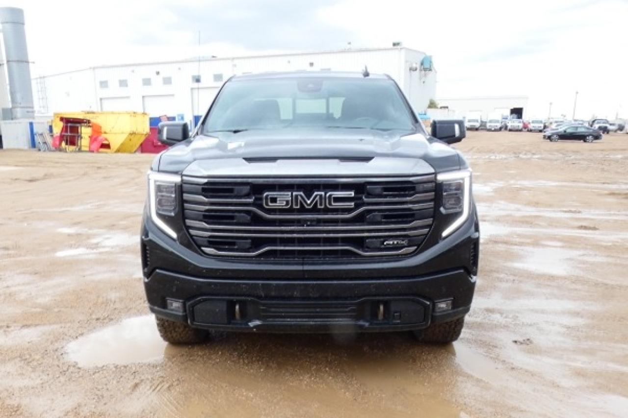 2023 GMC Sierra 1500 AT4 6.2L V8 w/H&C L, S/R, NAV rdy, BUC - Photo #3