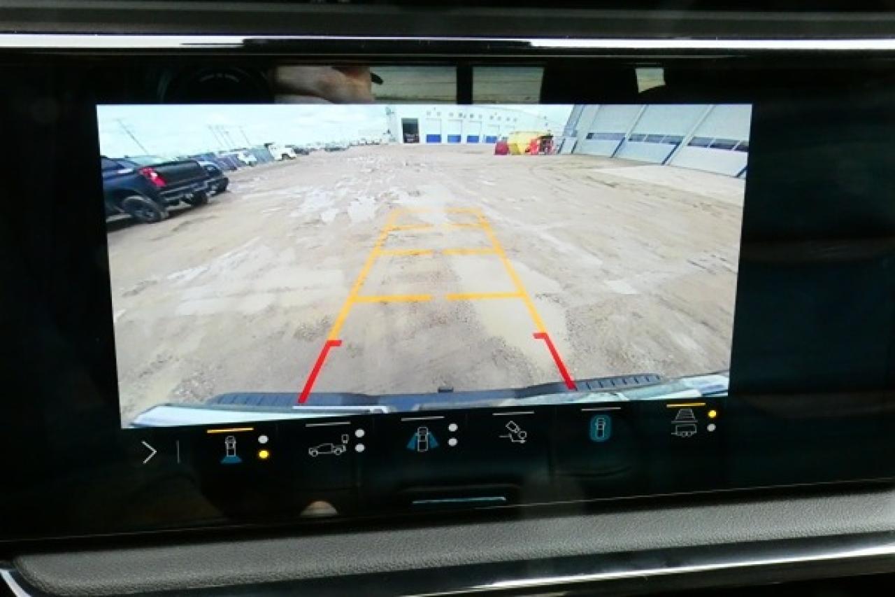 2023 GMC Sierra 1500 AT4 6.2L V8 w/H&C L, S/R, NAV rdy, BUC - Photo #14