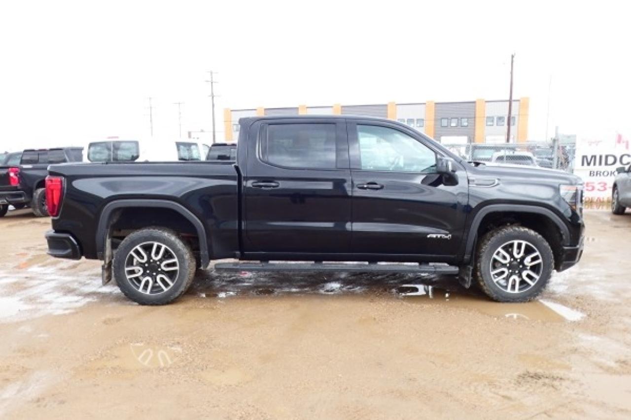 2023 GMC Sierra 1500 AT4 6.2L V8 w/H&C L, S/R, NAV rdy, BUC - Photo #5