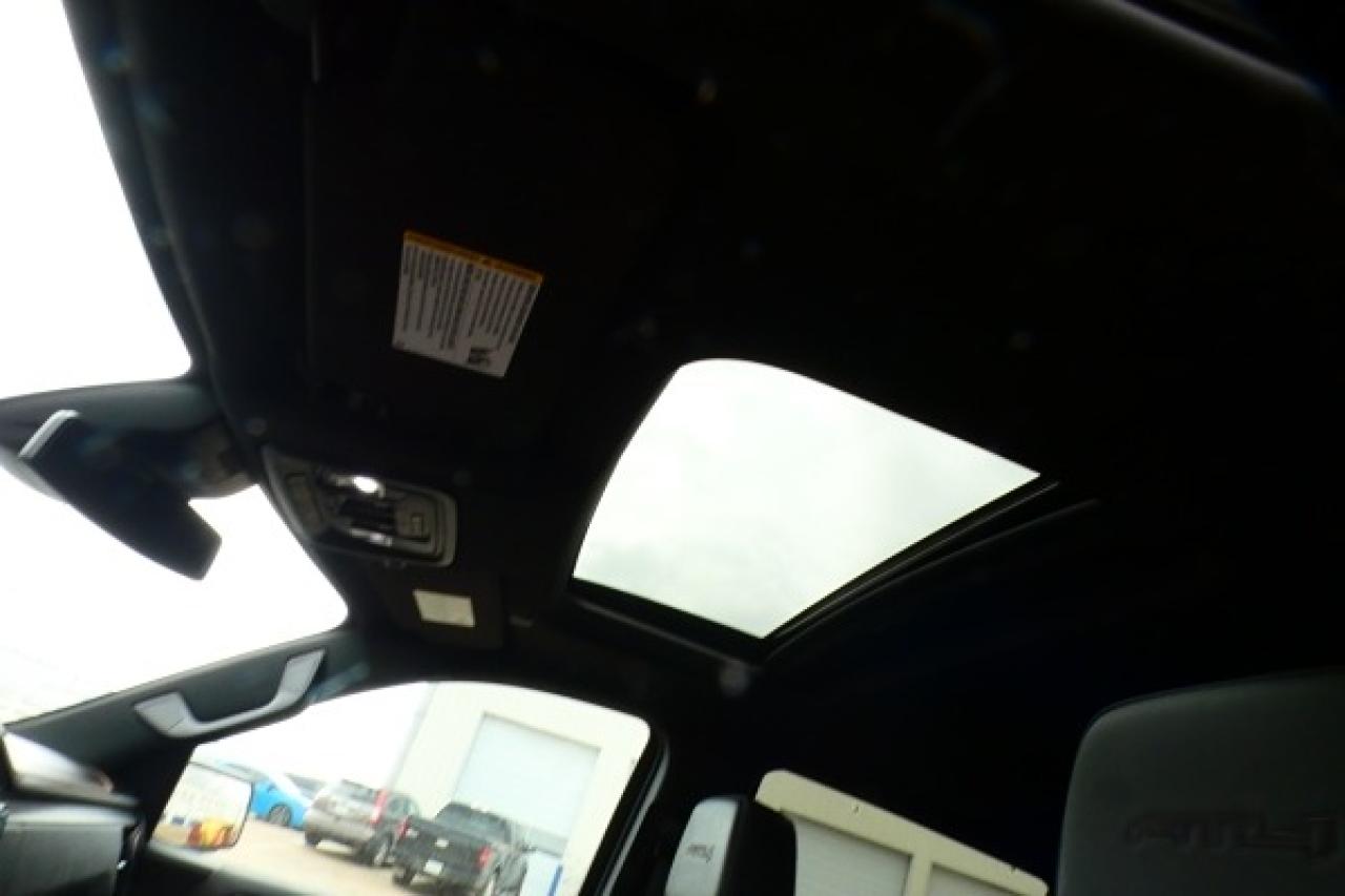 2023 GMC Sierra 1500 AT4 6.2L V8 w/H&C L, S/R, NAV rdy, BUC - Photo #17