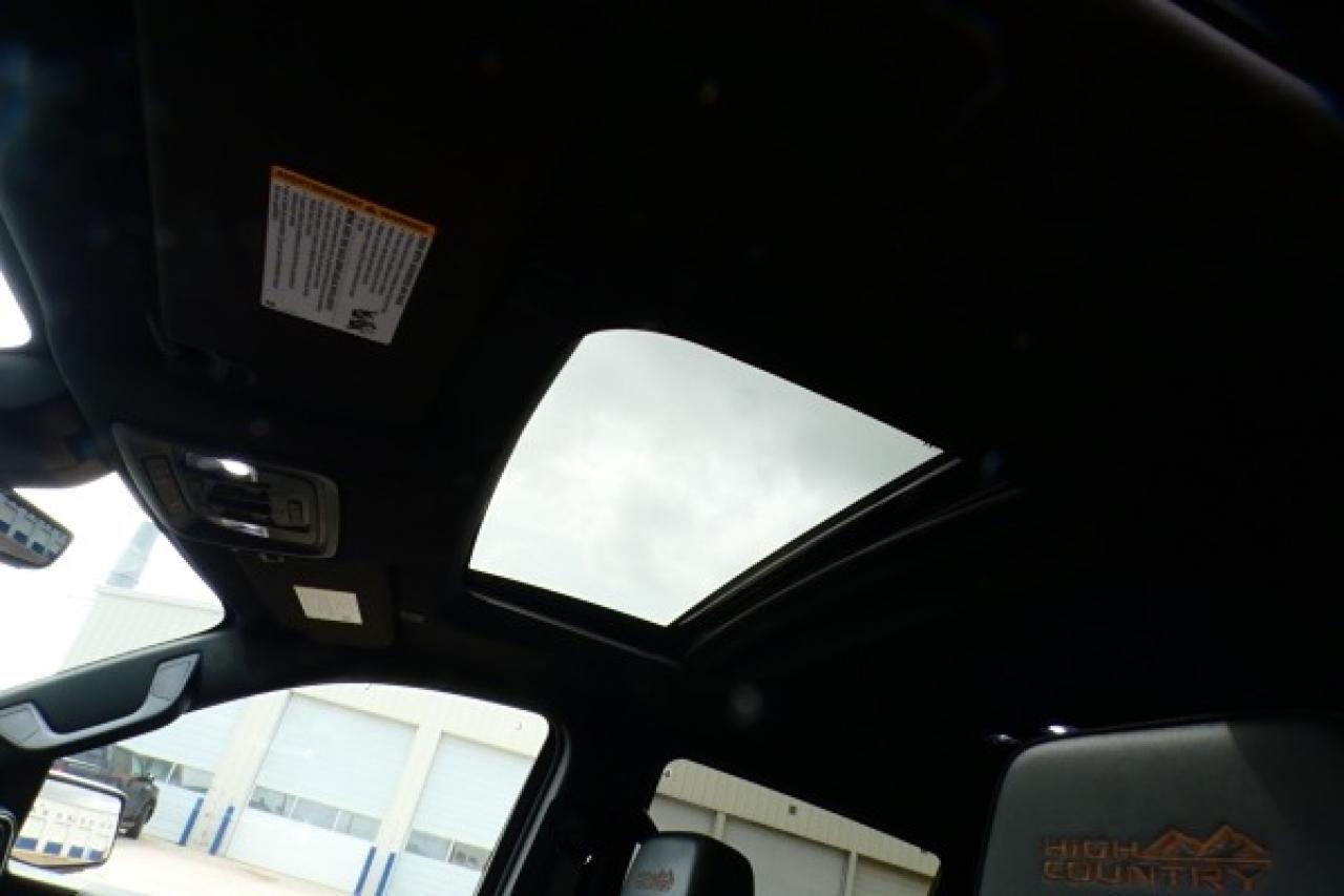2024 Chevrolet Silverado 1500 High Country w/H&C l, S/R, NAV, RVM+BUC, HUD - Photo #17
