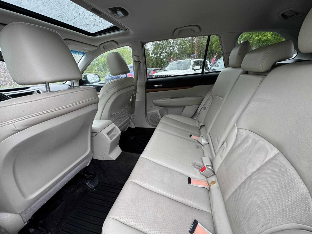 2013 Subaru Outback 3.6R w/Limited Pkg - Photo #16